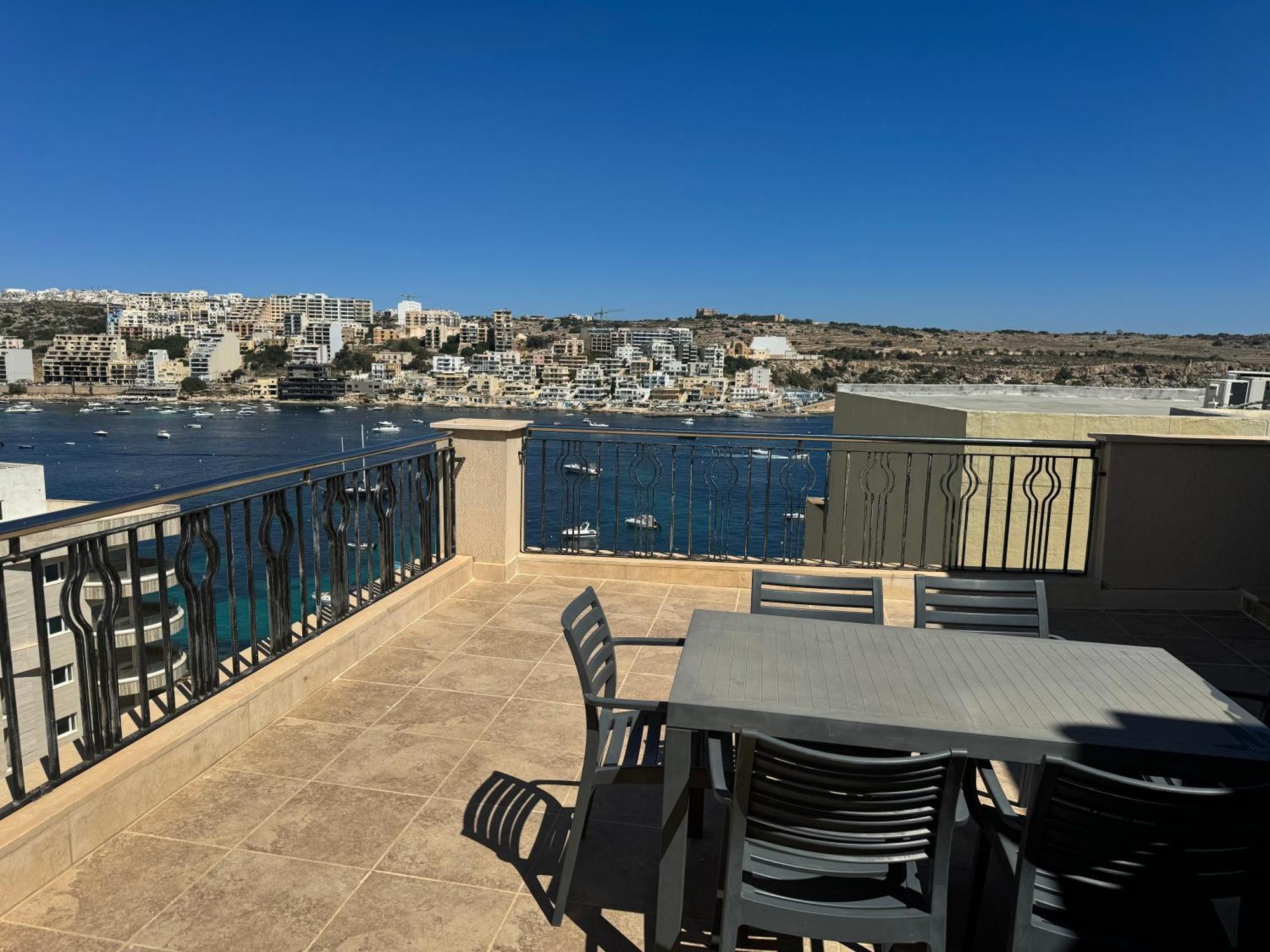 Seaside Retreat 3bed W Garage In Spb! By Homely *